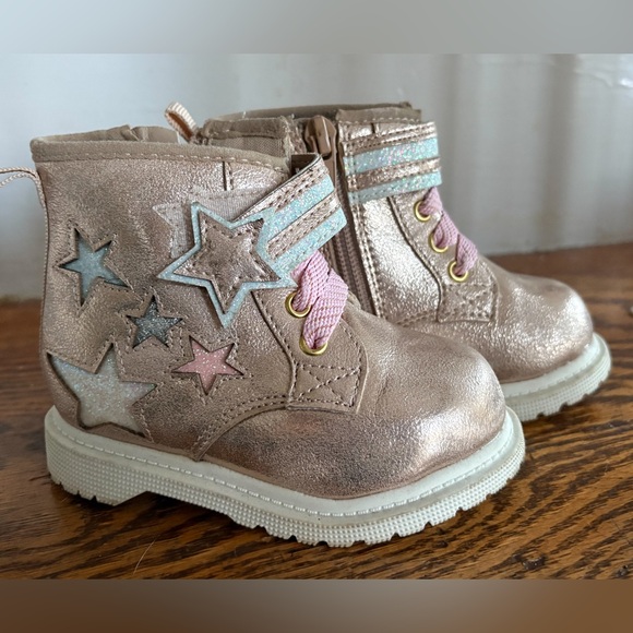 wonder nation Other - Wonder Nation Kids Metallic Star Boots Size 5M EUC
